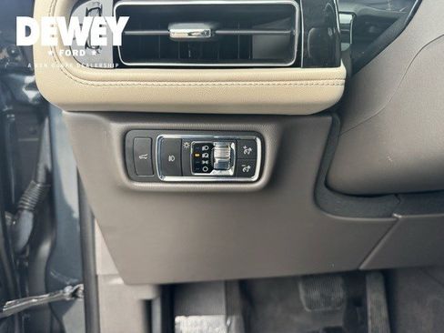 Used 2021 Lincoln Aviator Reserve w/ Equipment Group 201A image 15