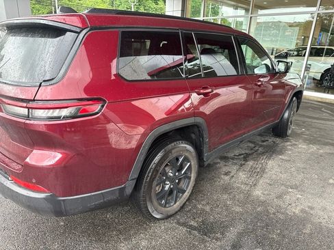 Used 2024 Jeep Grand Cherokee L Altitude AWD/4WD image 2