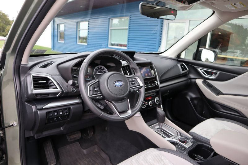 Used 2021 Subaru Forester Premium AWD/4WD image 9