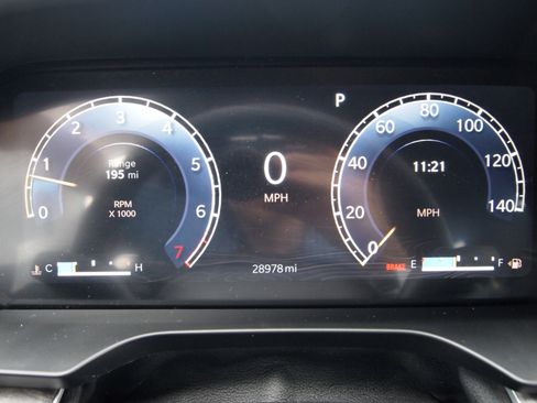 Used 2024 Jeep Grand Cherokee Limited image 19