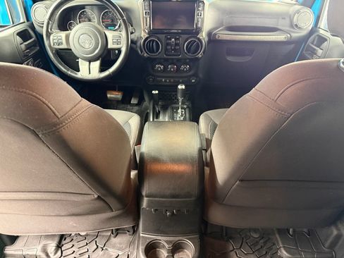 Used 2017 Jeep Wrangler Unlimited Sport AWD/4WD image 30