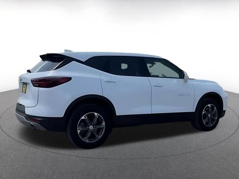 Used 2025 Chevrolet Blazer LT FWD image 12