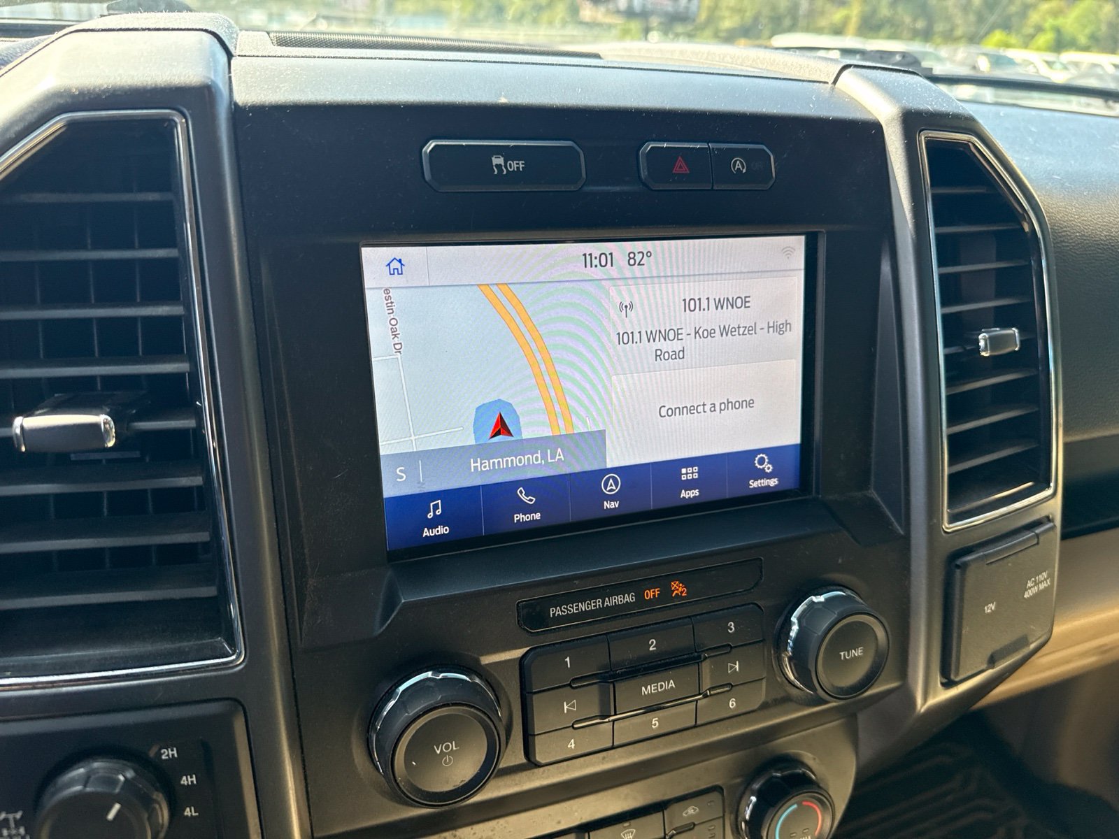 Used 2019 Ford F150 XLT w/ Equipment Group 302A Luxury AWD/4WD image 11