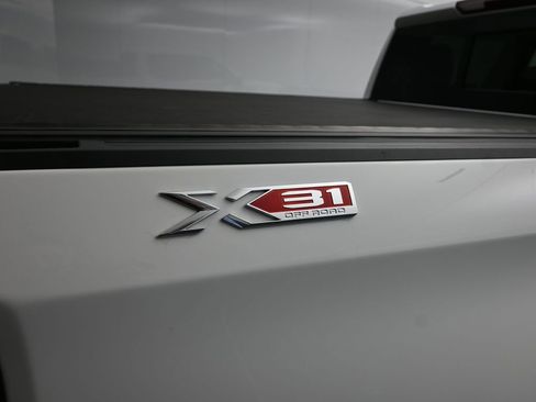 Used 2025 GMC Sierra 1500 Elevation w/ Preferred Package image 9