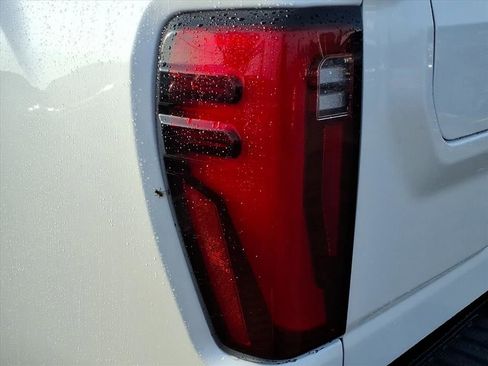 Used 2024 GMC Sierra 2500 Denali Ultimate AWD/4WD image 12