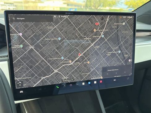 Used 2023 Tesla Model X Plaid image 16