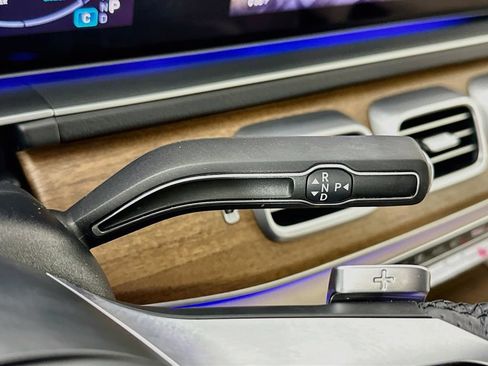 Certified 2025 Mercedes-Benz GLS 450 4MATIC image 17