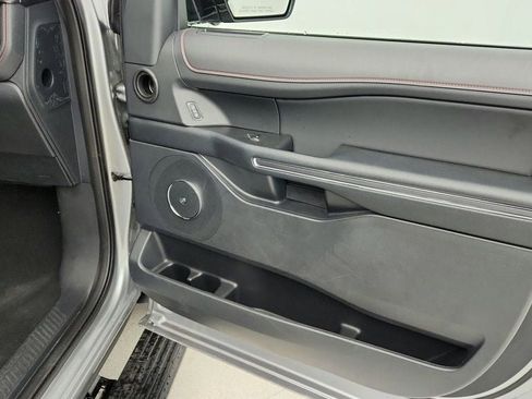 Used 2024 Ford Expedition Limited image 27