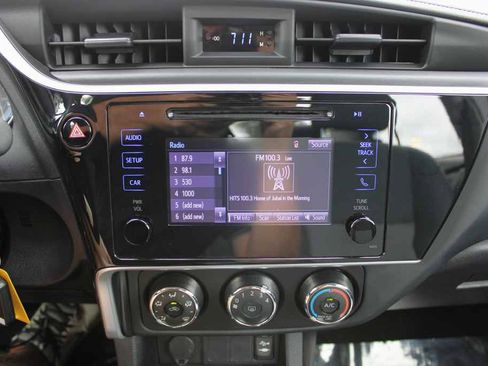 Used 2019 Toyota Corolla L FWD image 12
