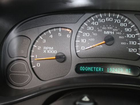 Used 2003 GMC Sierra 3500 2WD Regular Cab image 23