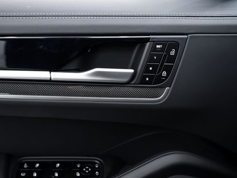 New 2026 Porsche Cayenne Turbo image 23