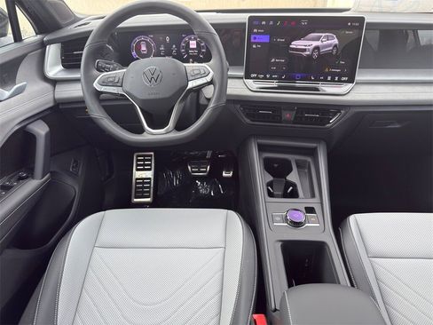 New 2026 Volkswagen Tiguan SE R-Line image 28