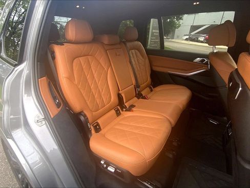 Used 2024 BMW X7 xDrive40i w/ Executive Package AWD/4WD image 19