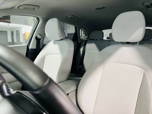 Used 2025 Hyundai Kona SEL image 3