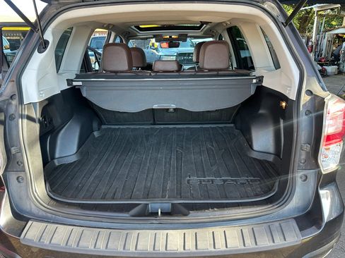 Used 2017 Subaru Forester 2.5i Touring AWD/4WD image 21