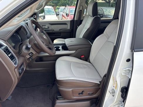 Used 2025 RAM 3500 Laramie AWD/4WD image 9