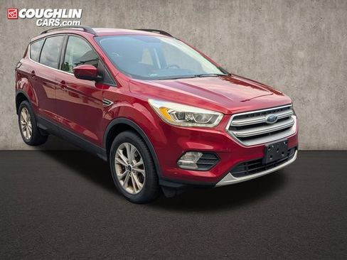 Used 2017 Ford Escape SE w/ Equipment Group 201A FWD image 1