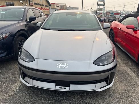 Used 2024 Hyundai Ioniq 6 SE RWD image 6