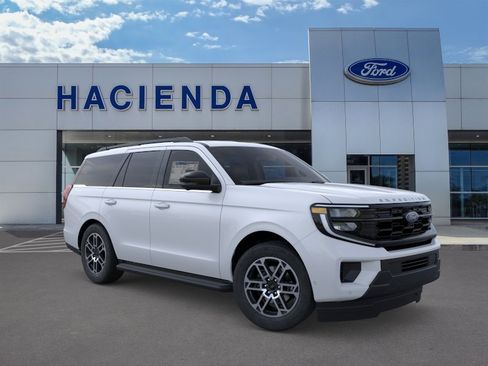 New 2026 Ford Expedition Active RWD image 7
