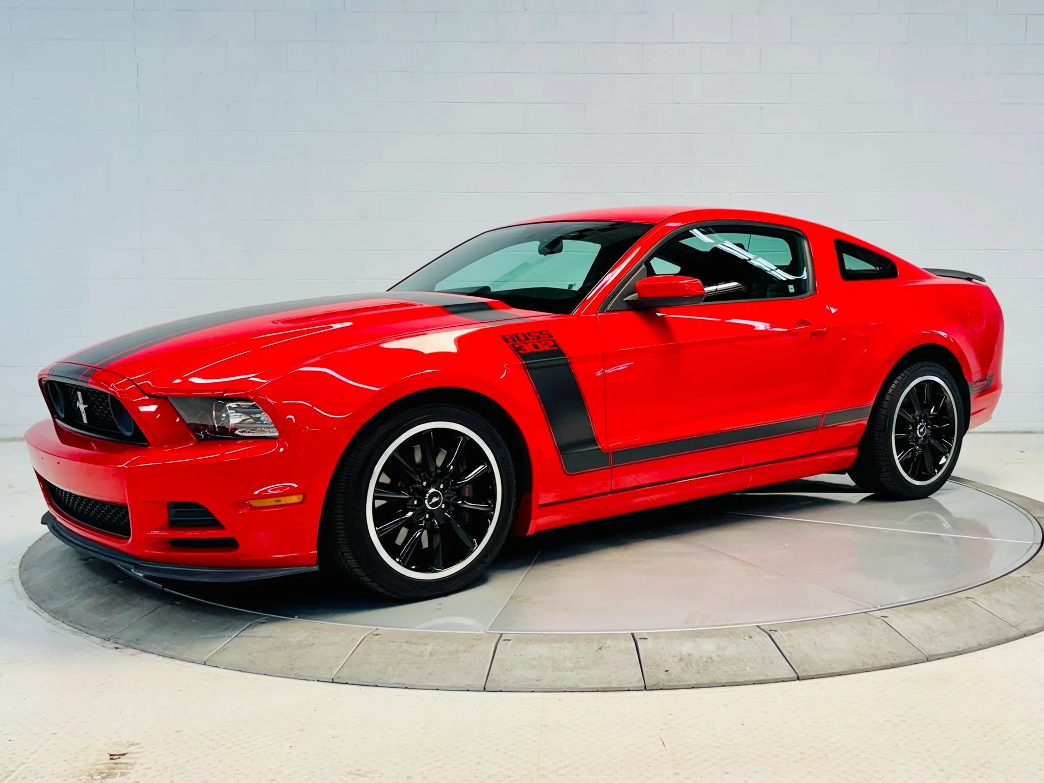 Used 2013 Ford Mustang Boss 302 RWD image 4