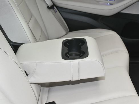 Used 2025 Mercedes-Benz GLE 450e 4MATIC w/ AMG Line Exterior image 58