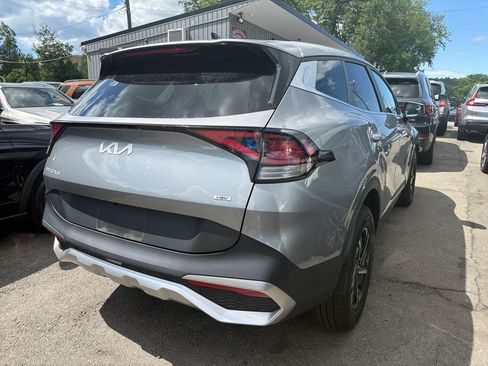 Used 2023 Kia Sportage LX AWD/4WD image 6