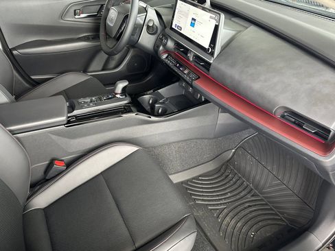 New 2026 Toyota Prius Plug-In Hybrid FWD image 17