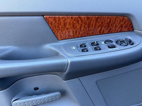 Used 2006 Dodge Ram 2500 Truck SLT image 11