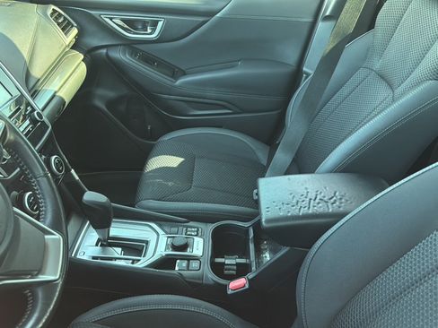 Used 2021 Subaru Forester Premium AWD/4WD image 2