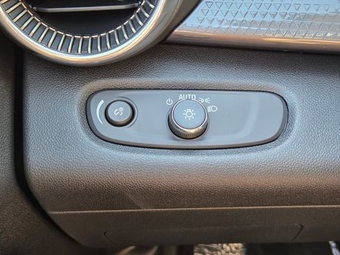 New 2026 Chevrolet Trax ACTIV w/ Sunroof Package image 31