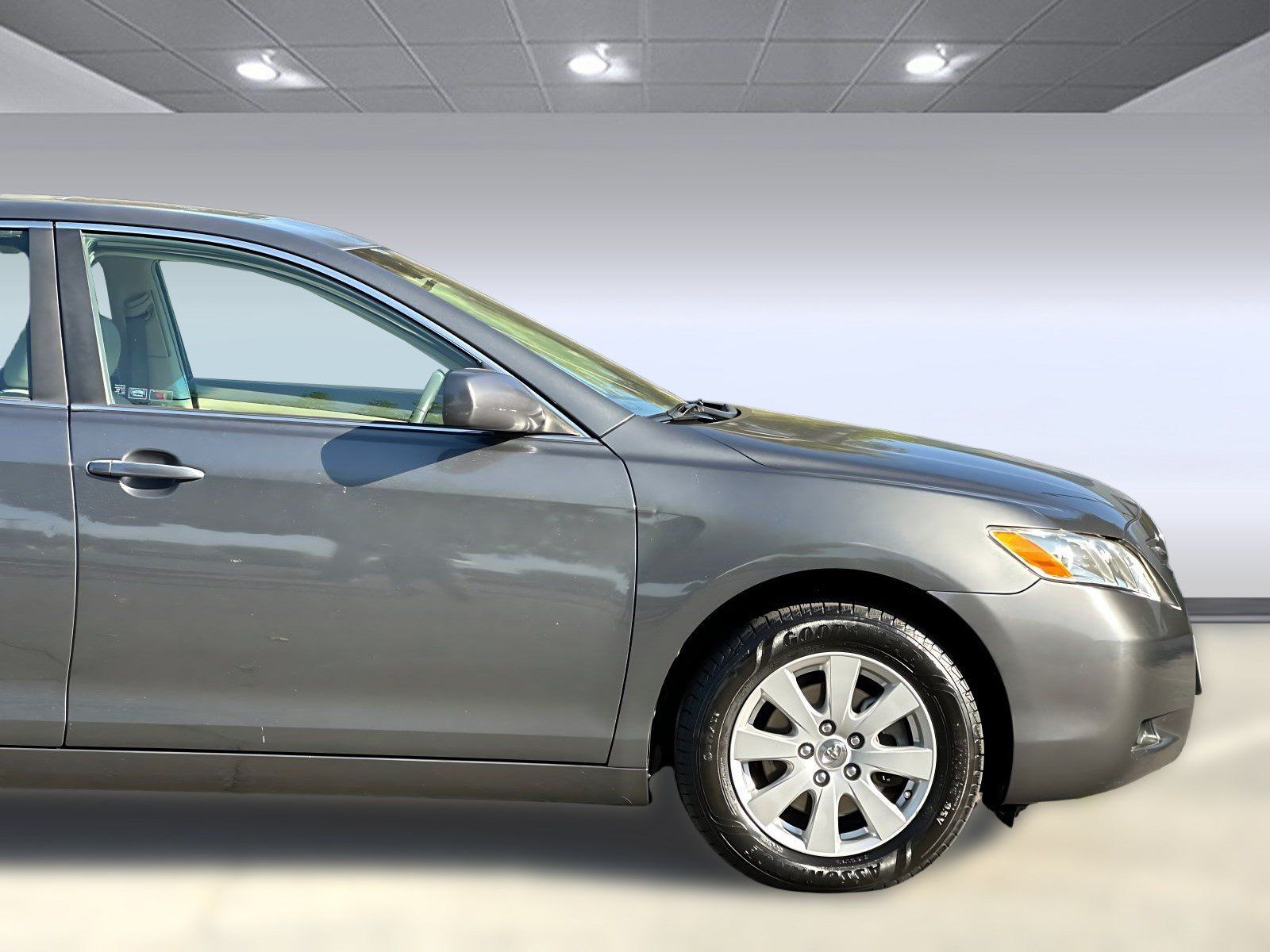 Used 2007 Toyota Camry XLE FWD image 31