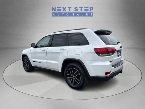 Used 2017 Jeep Grand Cherokee Trailhawk w/ Trailhawk Luxury Group AWD/4WD image 5