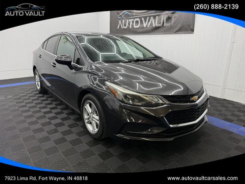 Used 2016 Chevrolet Cruze LT w/ Sun And Sound Package FWD image 1