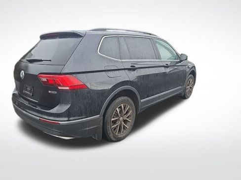 Used 2020 Volkswagen Tiguan SE w/ Panoramic Sunroof Package image 7