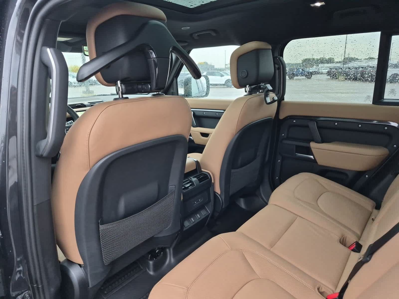 New 2026 Land Rover Defender 110 X-Dynamic SE AWD/4WD image 18