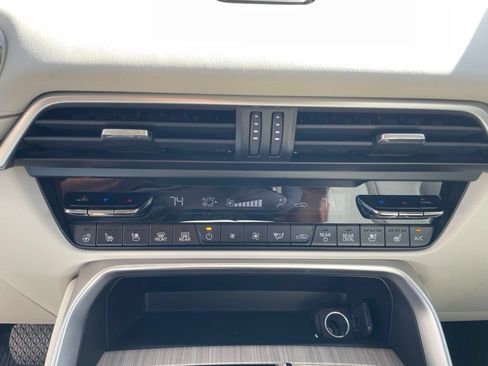 Used 2024 MAZDA CX-90 Plug-In Hybrid w/ Premium Plus AWD/4WD image 12