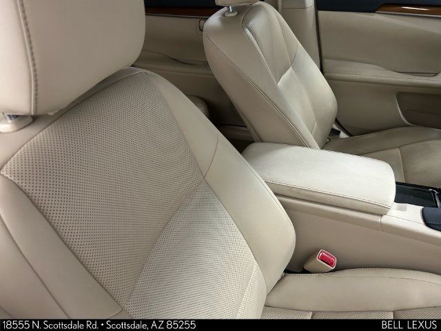 Used 2014 Lexus ES 300h w/ Premium Package w/Bamboo Trim FWD image 11
