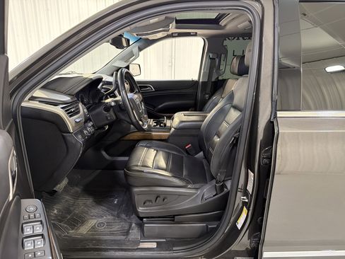 Used 2019 GMC Yukon XL Denali w/ Denali Ultimate Package image 11