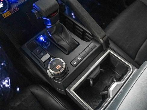 Used 2025 Toyota Tacoma TRD Sport w/ TRD Sport Premium Package image 18