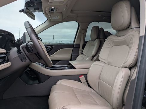 Used 2023 Lincoln Aviator Reserve w/ Equipment Group 201A image 14