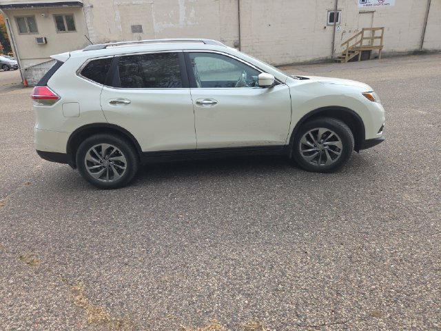 Used 2015 Nissan Rogue SL w/ SL Premium Package AWD/4WD image 16