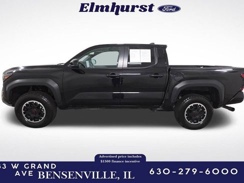 Used 2024 Toyota Tacoma TRD Off-Road image 2