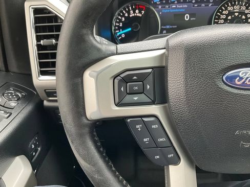 Used 2017 Ford F150 Lariat w/ Equipment Group 502A Luxury AWD/4WD image 5