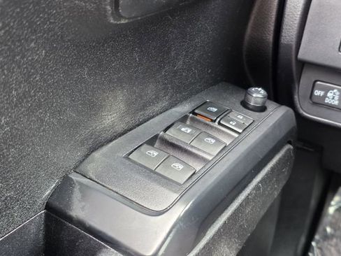 Used 2021 Toyota Tacoma SR w/ SR Convenience Package image 15