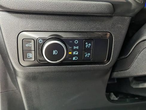 Certified 2025 Ford Escape SE w/ Class II Trailer Tow Package FWD image 21
