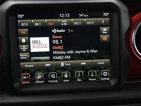 Used 2023 Jeep Gladiator Rubicon w/ Cold Weather Group image 18