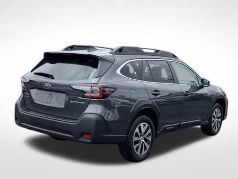 Used 2024 Subaru Outback Premium AWD/4WD image 6