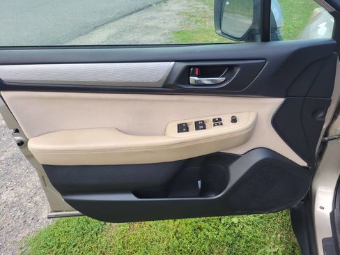 Used 2015 Subaru Outback 2.5i Premium image 16
