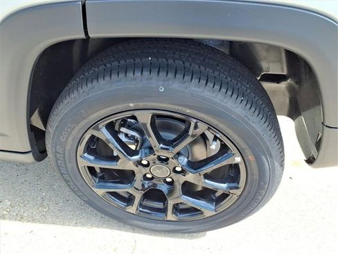 New 2026 Jeep Compass Latitude image 17