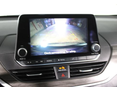 Used 2025 Nissan Altima 2.5 SV FWD image 22